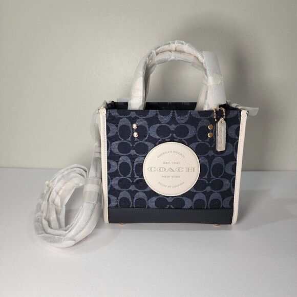 NWT Coach C8582 Dempsey Tote 22 In Signature Jacquard Denim Multi Coach Patch - Picture 1 of 7